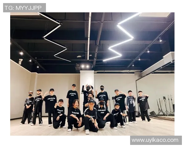 街舞热潮：探索杭州街舞队如何通过团队协作实现艺术与激情的完美结合