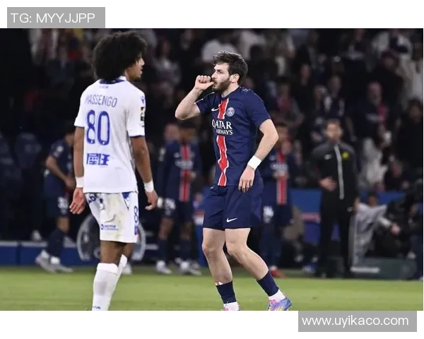 足总杯激战：巴黎圣日耳曼险胜莱比锡全场沸腾瞬间回顾